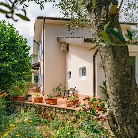 Caterina E L'indaco Couette-café Sarzana